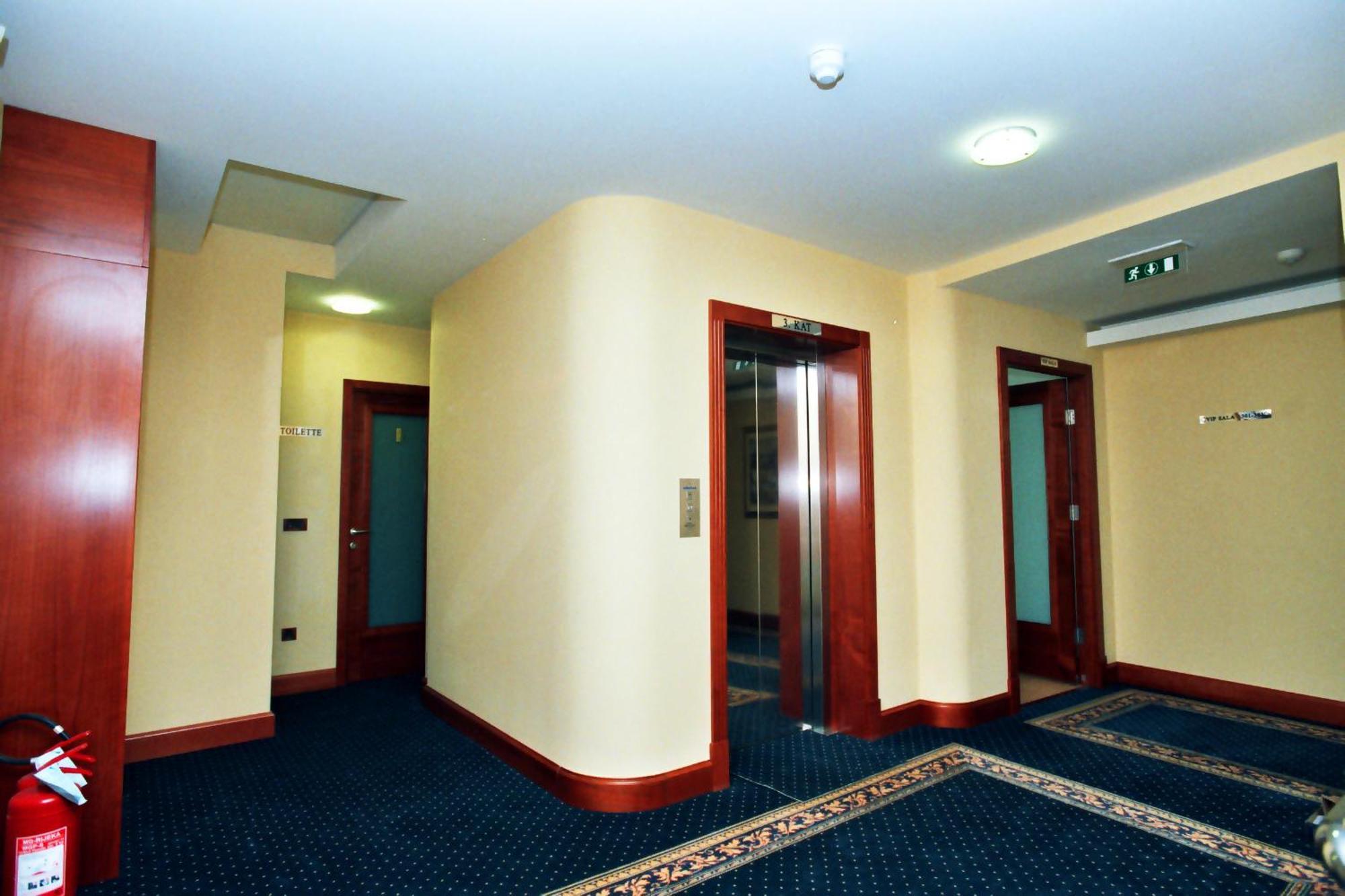 Hotel Savus Slavonski Brod Luaran gambar