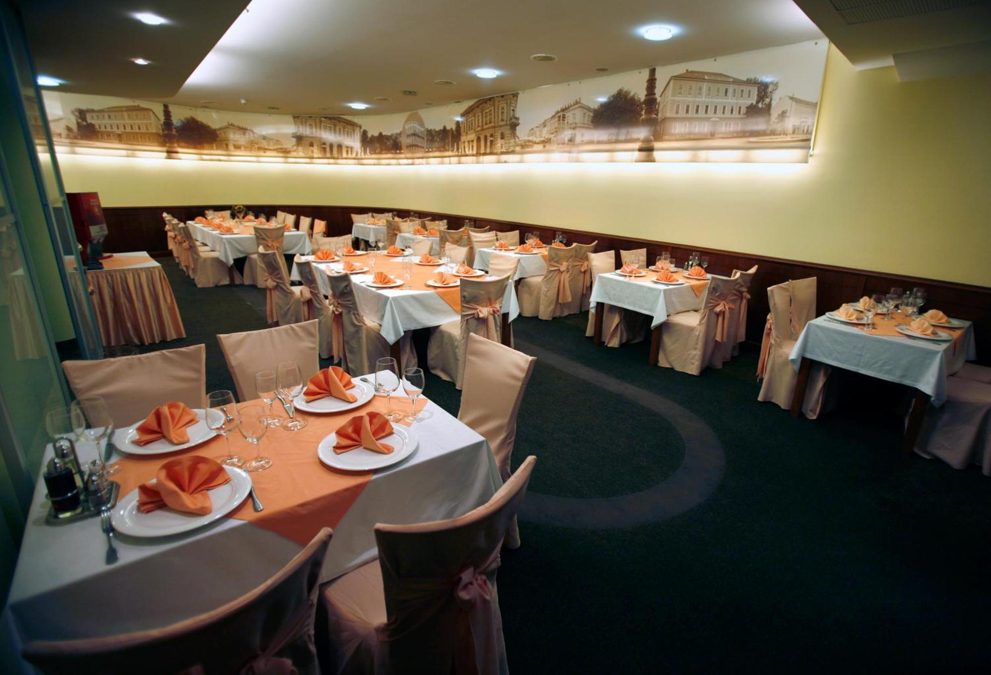 Hotel Savus Slavonski Brod Luaran gambar