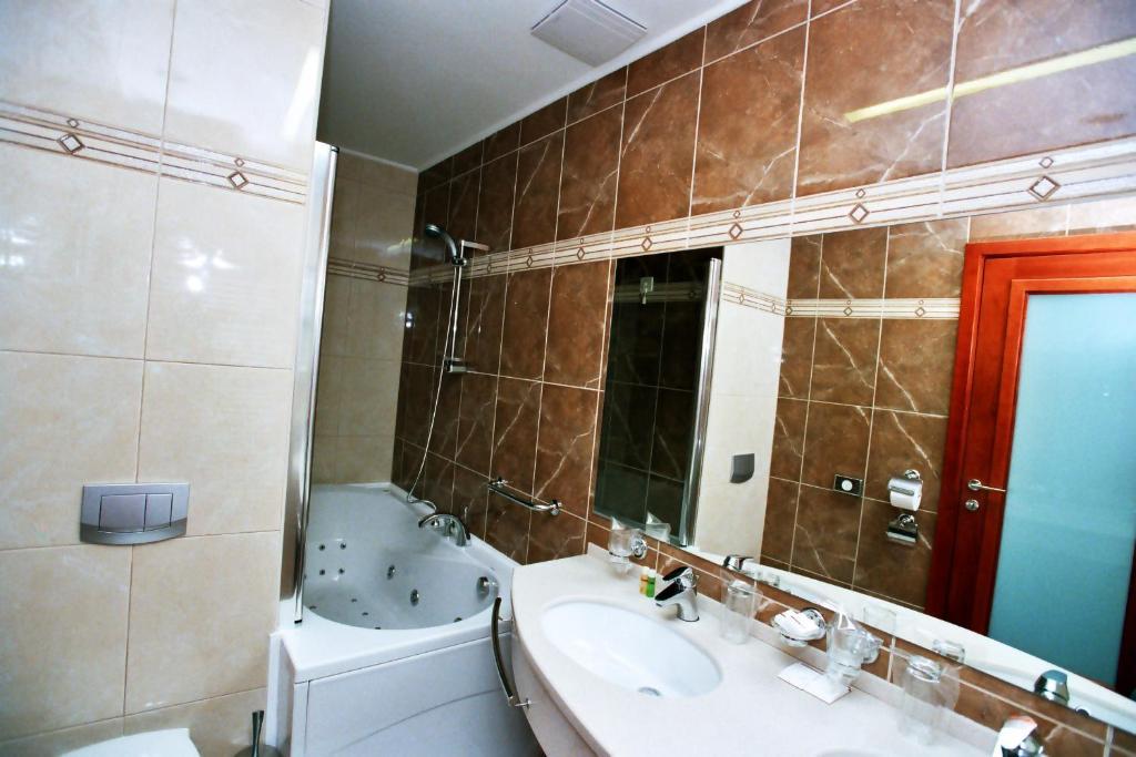 Hotel Savus Slavonski Brod Luaran gambar