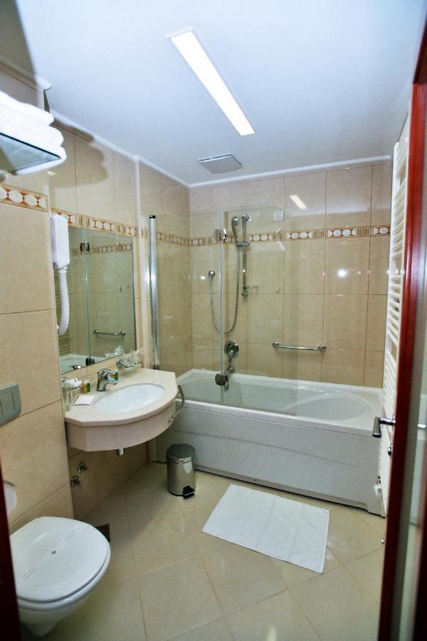 Hotel Savus Slavonski Brod Bilik gambar