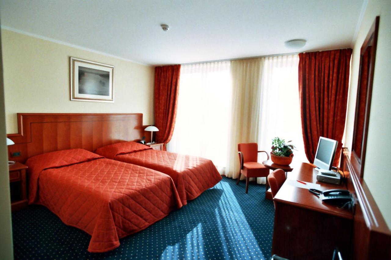 Hotel Savus Slavonski Brod Bilik gambar